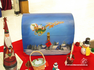Santa and his reindeer treasure box