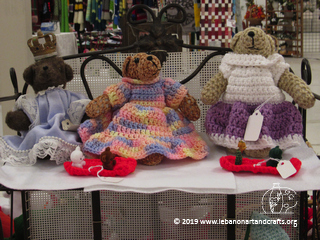 Kay Mariotti crocheted these bears
