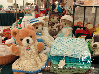 Kay Mariotti crocheted these dolls