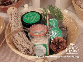 Pine needle natural skin care basket
