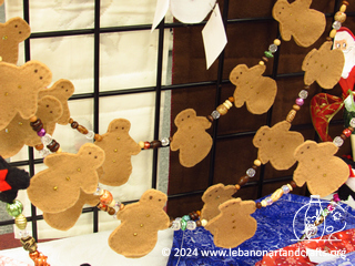 Gingerbread snowman garland