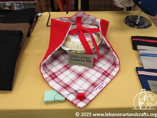 Insulated casserole tote